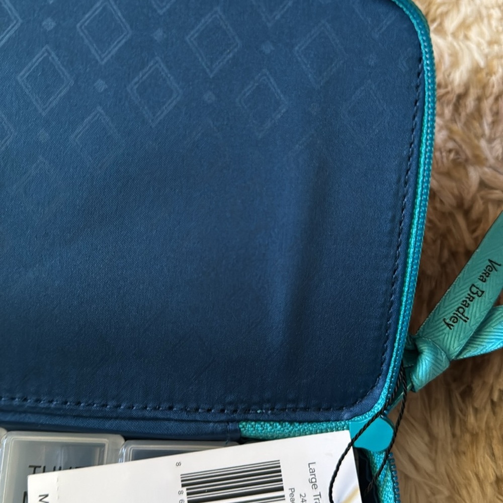 Vera Bradley medication travel case peacock 🦚 nwt - Picture 4 of 8